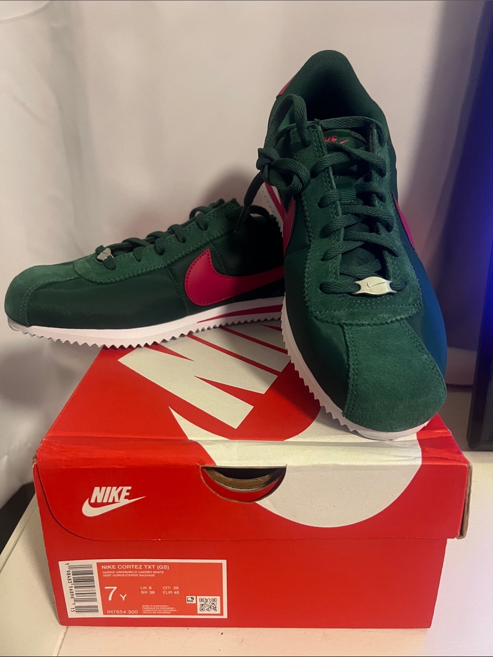 Nike Cortez TXT (GS)Green with Pink Swoosh